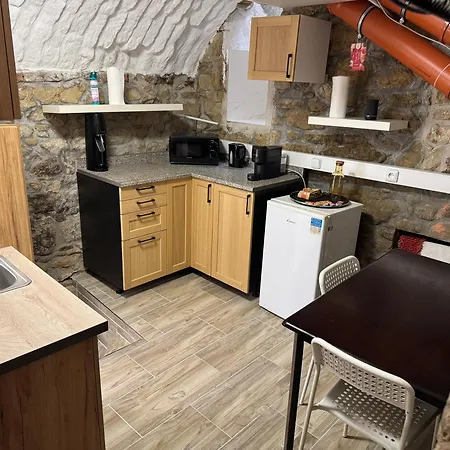 Suterénní Na Hejtmánce U Letiště V Mladé Boleslavi * Mladá Boleslav